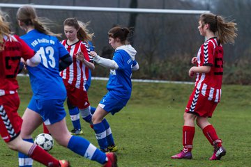 Bild 196 - C-Juniorinnen FSG-BraWie 08 - TuS Tensfeld : Ergebnis: 0:8